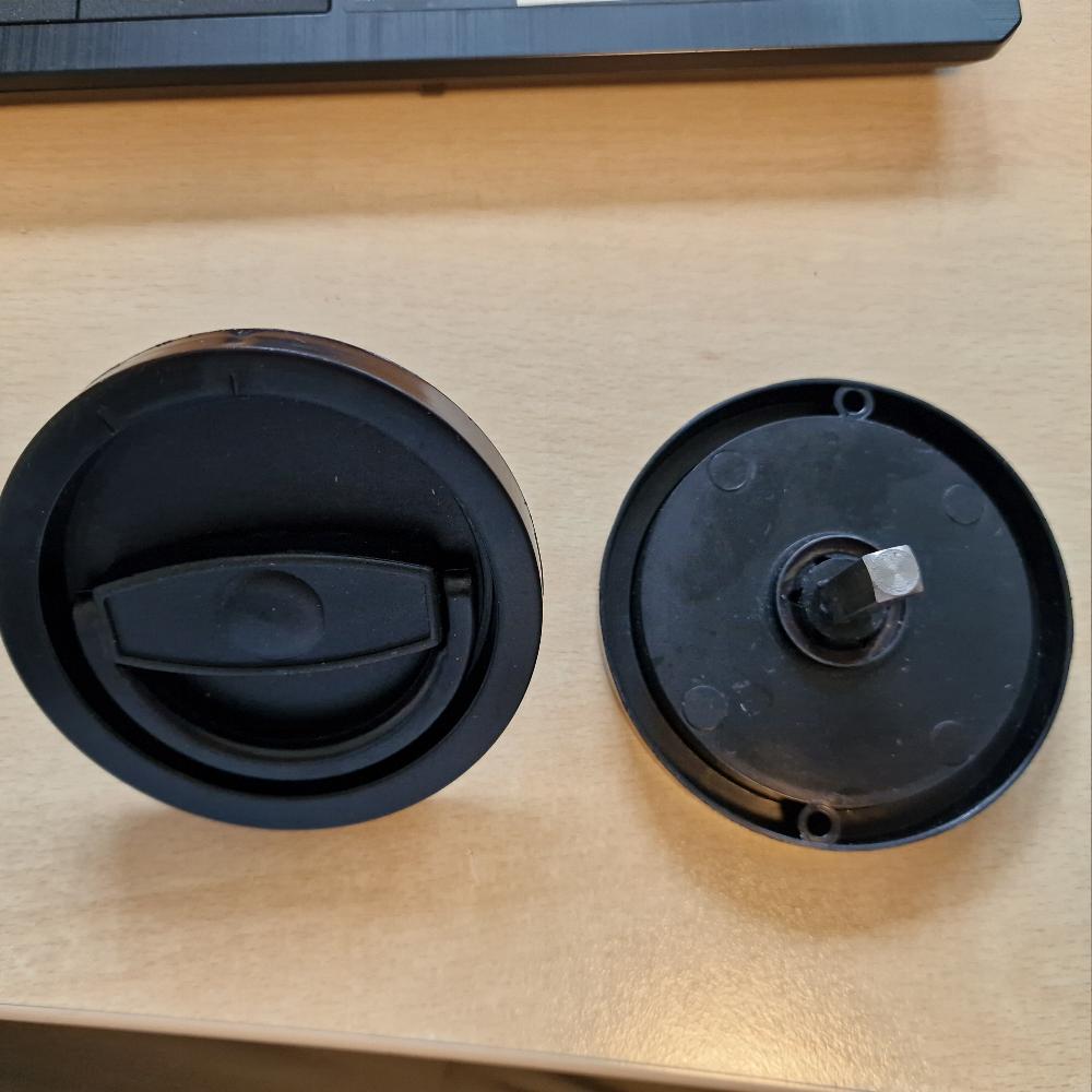 LETZTE CHANCE neuer Kunststoff Tresor Klappgriff 8mm Vierkant