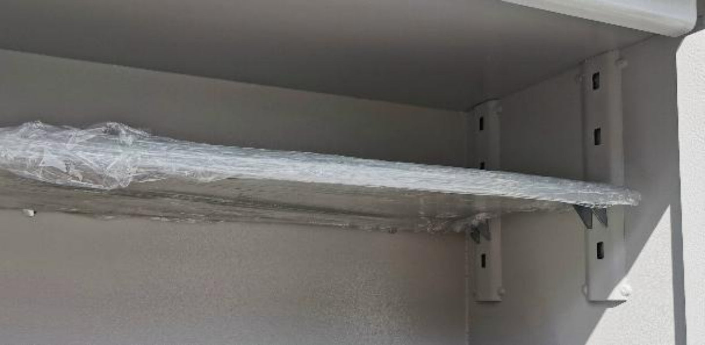 Waffenschränke mit 1300 Höhe haben einen Fachboden