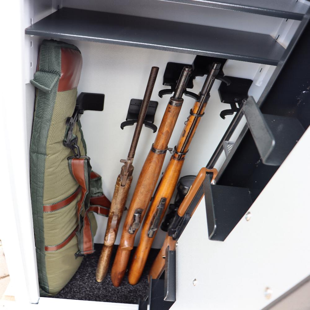 Waffenschrank GUN-i-FLEX Beispiel Inneneinrichtung mit Waffentasche