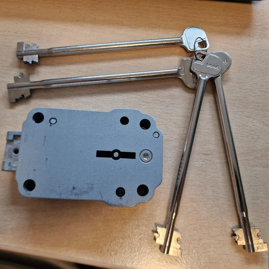 LETZTE CHANCE Doppelbartschloß Cawi Optima 2648 Klasse 1, 4 Schlüssel 145mm