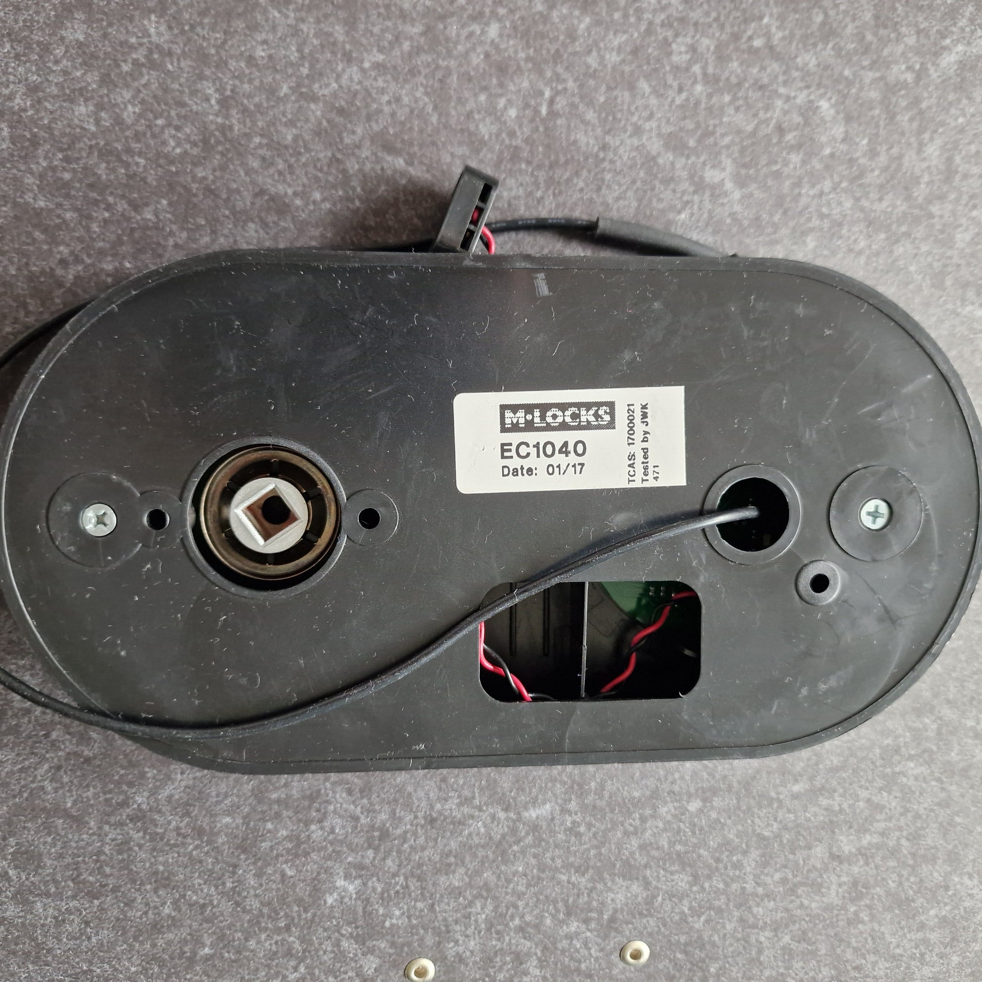 EC1040 von hinten