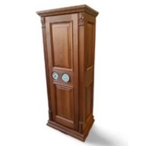 Holzumbau Waffenschrank dunkel geoelt