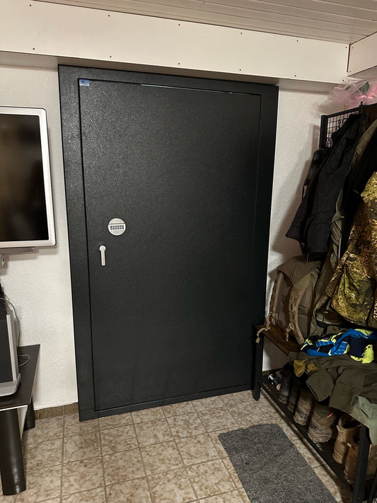 SOFORT: Waffenraumtür Klasse 1, RAM 2200x1240x100mm, Elektronik, 2x Notöffnung, DIN rechts, in den Raum